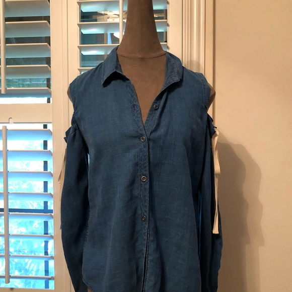 Rails cold shoulder chambray top - Picture 2 of 8